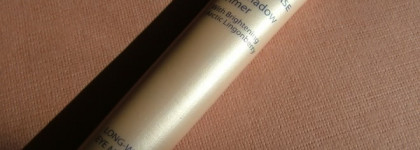 Сравним три популярные базы под тени: Artdeco, Benefit и Lumene