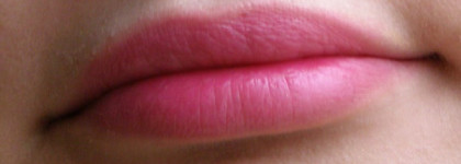 Стойкий неженка - жидкий пигмент для губ и щек  Benefit  Posietint poppy-pink tinted lip & cheek stain