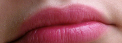 Стойкий неженка - жидкий пигмент для губ и щек  Benefit  Posietint poppy-pink tinted lip & cheek stain