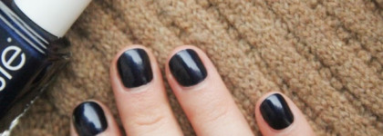 Странный Essie 91 Midnight Cami