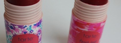 Два оттенка гелевых румян Tarte: Natural Beauty и True Love