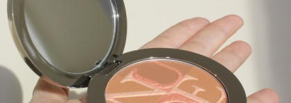 Солнечный макияж с пудрой Diorskin Nude Air Glow Powder 001 Fresh Tan