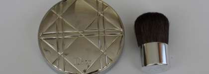 Солнечный макияж с пудрой Diorskin Nude Air Glow Powder 001 Fresh Tan