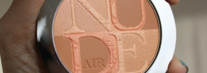 Солнечный макияж с пудрой Diorskin Nude Air Glow Powder 001 Fresh Tan