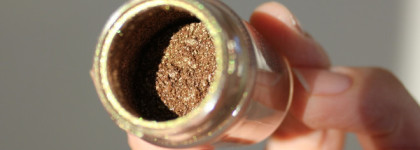 Пигмент MAC Old Gold - золотой запас моей косметички