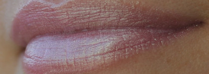 Новинка от NYX - блеск для губ NYX Duo Chromatic shimmer lip gloss в оттенке The New Normal