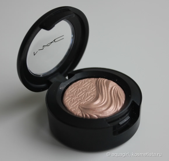 MAC Extra Dimension Eyeshadow в оттенке A Natural Flirt