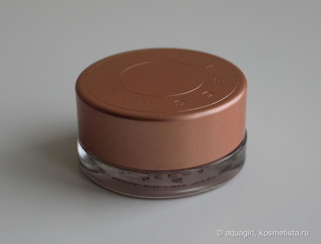 Becca Under Eye Brightening Corrector в оттенке Light to Medium