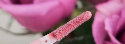 Relouis Gloss-balm for lips with shea, pistachio butters & passion fruit oil в оттенке 03 Italian Rose