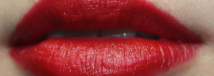 Revlon Colorburst Matte Balm в оттенках 250 Standout и 220 Showy