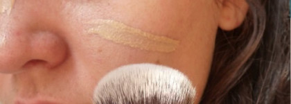 YSL Fusion Ink Foundation в оттенке BD40 Warm Sand