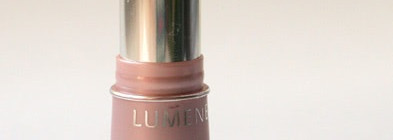Букет недорогих мальв - помады Yves Rocher Rouge crème hydratant #22 Petite Mauve, Lumene Wild Rose Natural Lipstick #4 Mauve Nude, Avon Perfect Kiss Lipstick цвет "Pucker up pink"