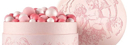 Сравним несравнимое? Guerlain Les Tendres Collection Meteorites Perles de Blush Angelic Radiance и Chanel Jardin de Chanel Blush Camelia Rose