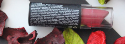 Любимая натуральная NYX Matte Lipstick в цвете MLS 09 Natural