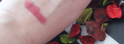 Любимая натуральная NYX Matte Lipstick в цвете MLS 09 Natural