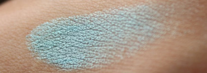 В догонку лету. Кремовые пудровые тени Shiseido Hydro-Powder Eye Shadow №Н5 Aqua Shimmer