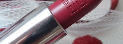 Как ягода-малина меня в корнер Givenchy заманила.Помада Givenchy Le Rouge Intense Color Sensuously Mat Lip Color в оттенке 315