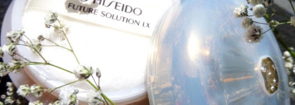 Запретный плод сладок.Рассыпчатая пудра Shiseido Future Solution LX Total Radiance Loose Powder