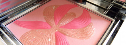 Знаменитый цветок Sisley. Румяна L'Orchidee Highlighter Blush with white lily