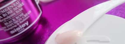 Удивил так удивил. Sisley Black rose skin infusion cream Крем с экстрактом черной розы