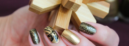 China Glaze 81491 "Bat my eyes" и China Glaze 81398 "Mingle with kringle"