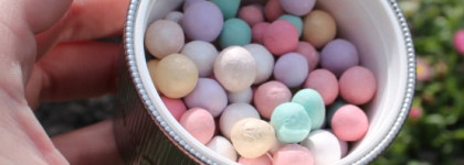 Любимые и незаменимые Guerlain Meteorites Perles Iluminating Powder Pure Radiance в оттенке Teint Rose #01 и кисть Guerlain Terracotta Bronzing Powder Brush из коллекции 2014 года