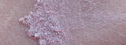 Любимые и незаменимые Guerlain Meteorites Perles Iluminating Powder Pure Radiance в оттенке Teint Rose #01 и кисть Guerlain Terracotta Bronzing Powder Brush из коллекции 2014 года