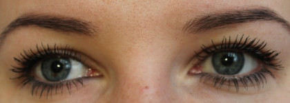 Одинаково ли хороши? Тушь Chanel Le Volume De Chanel Mascara в оттенке #10 Noir и в оттенке # 20 brun (waterproof)