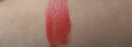 Срочно врача или у меня появилась стойкая помада-лак Yves Saint Laurent Rouge Pur Couture Vernis A Levres Glossy Stain в оттенке #07 Corail Aquatique