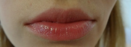 Дикая роза или блеск для губ Lumene Wild Rose Volume Lip Gloss #22