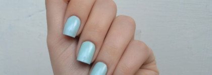 Cвежий и голубой Sally Hansen Breezy Blue