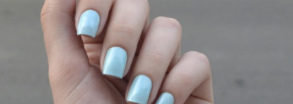 Cвежий и голубой Sally Hansen Breezy Blue