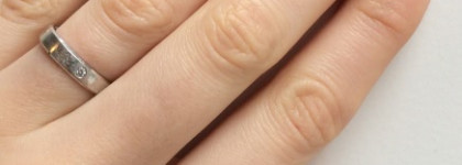 Весенний и яркий Essie "Big spender"