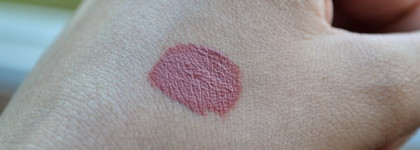 Матовая помада Sleek Matte Me в оттенке 436 "Birthday Suit"