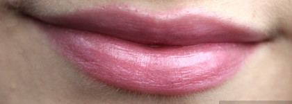 Розовый рай с помадами Revlon Colorburst Lip Butter 080 Strawberry Shortcake, 050 Berry Smoothie и 010 Raspberry Pie