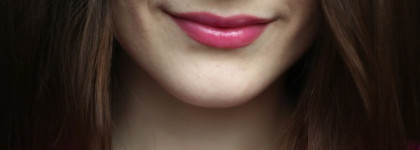 Лаковый глянец с Revlon Super Lustrous Lip Gloss 220 Fuchsia Finery