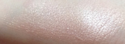 Chanel Illusion D'ombre Long Wear Luminous Eyeshadow 82 Emerveille