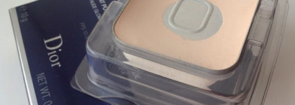 Dior Diorskin Nude Compact Nude Glow Versatile Powder Makeup FPS 10 SPF - PA++ в оттенках 010 и 020