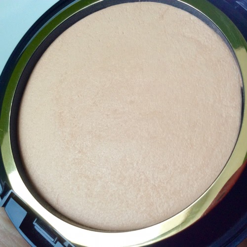 Компактная пудра Estee Lauder Invisible Powder Makeup 1N1 Ivory Nude