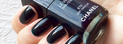 Осень. Холодная вода. Chanel Le Vernis Nail Colour # 679 Vert Obscur