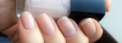 Нежно-розовый маникюр с лаками Chanel и Guerlain