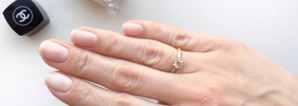 Нежно-розовый маникюр с лаками Chanel и Guerlain