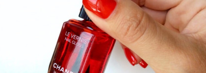Красное стекло Chanel Le Vernis Nail Gloss #530 Rouge Radical