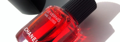 Красное стекло Chanel Le Vernis Nail Gloss #530 Rouge Radical