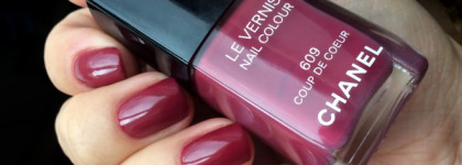 Chanel Le Vernis Nail Colour # 609 Coup De Coeur