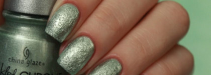 China Glaze - Wrinkling The Sheets