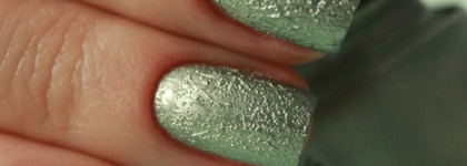 China Glaze - Wrinkling The Sheets