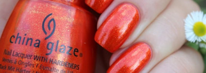 China Glaze - Riveting