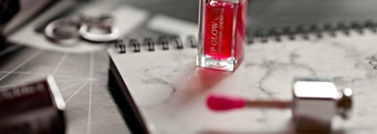 Зеркальный блеск и восстановление губ с маслом для губ Dior Addict Lip Glow Oil в оттенке 015 Cherry