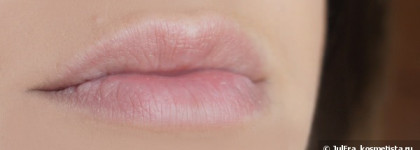 Блеск для губ Dior Addict Gloss Mirror Shine Volume And Care  в оттенке 553 Princess